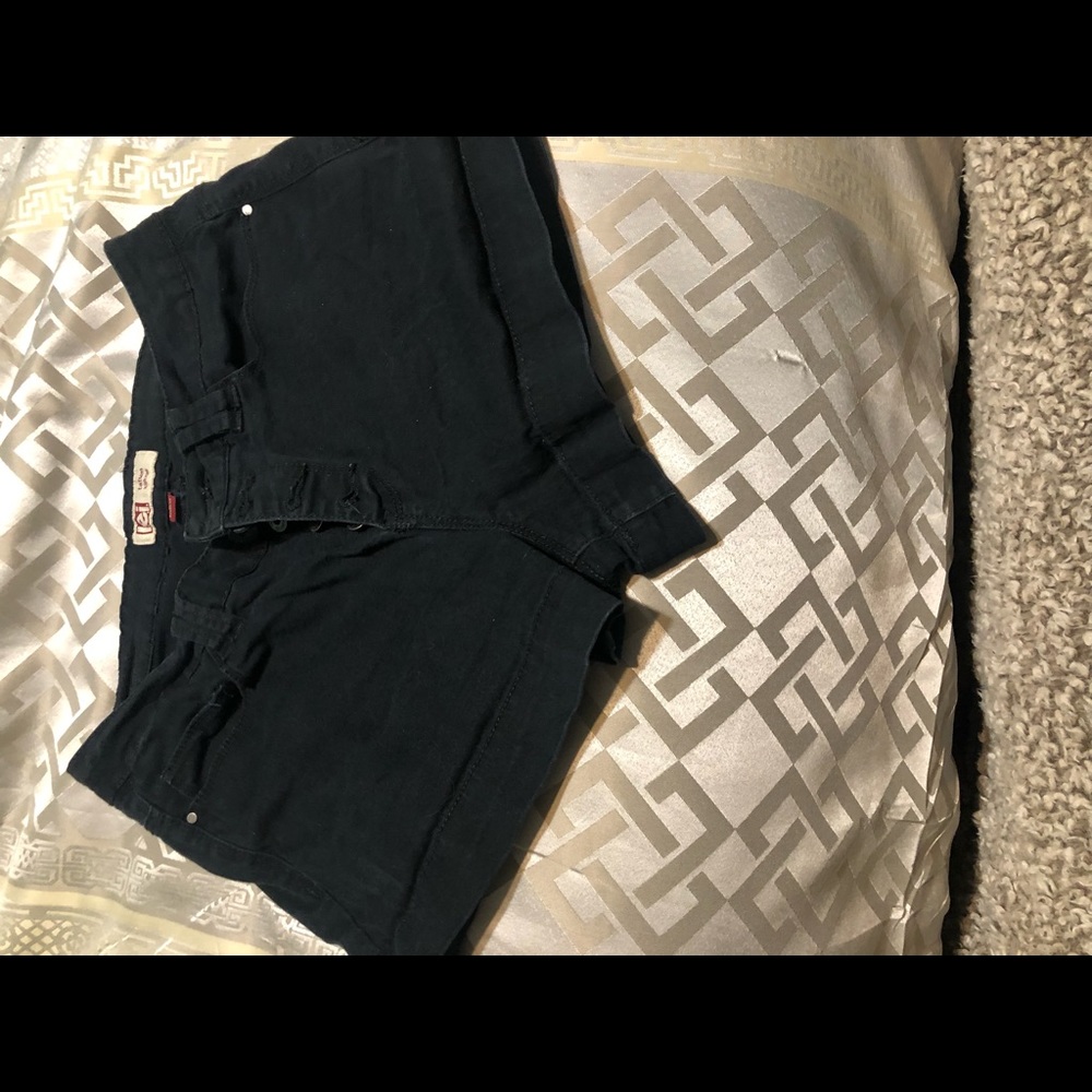 LEI shorts